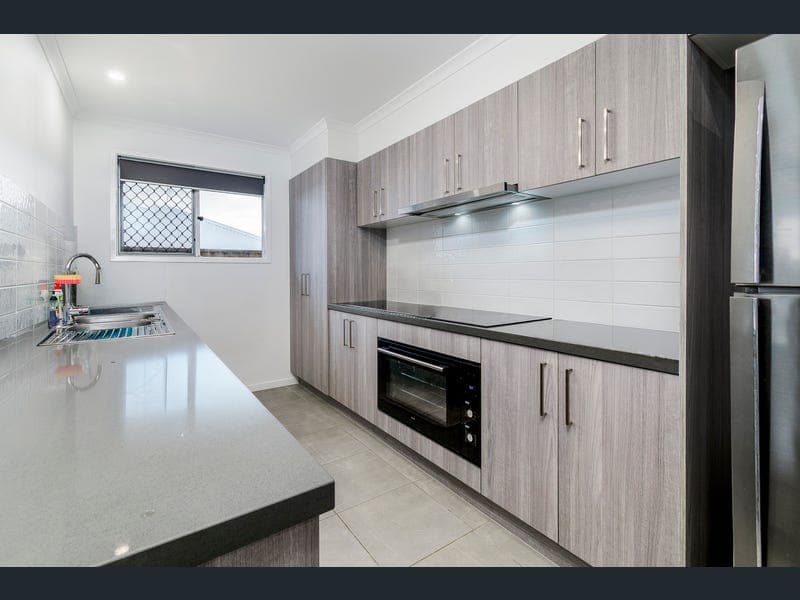 28 Radiant Circuit, Morayfield — photo 1 of 5