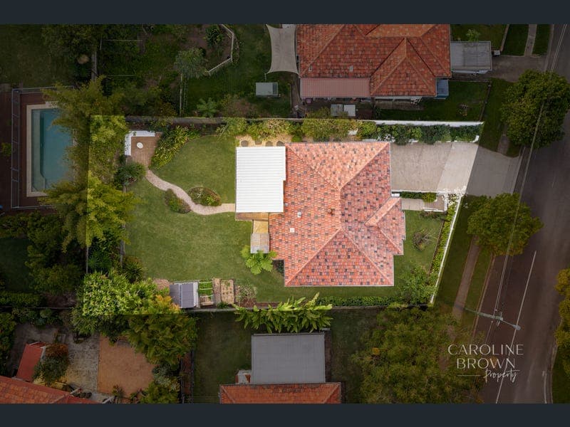 8 Warburton Street, Bardon — photo 1 of 5