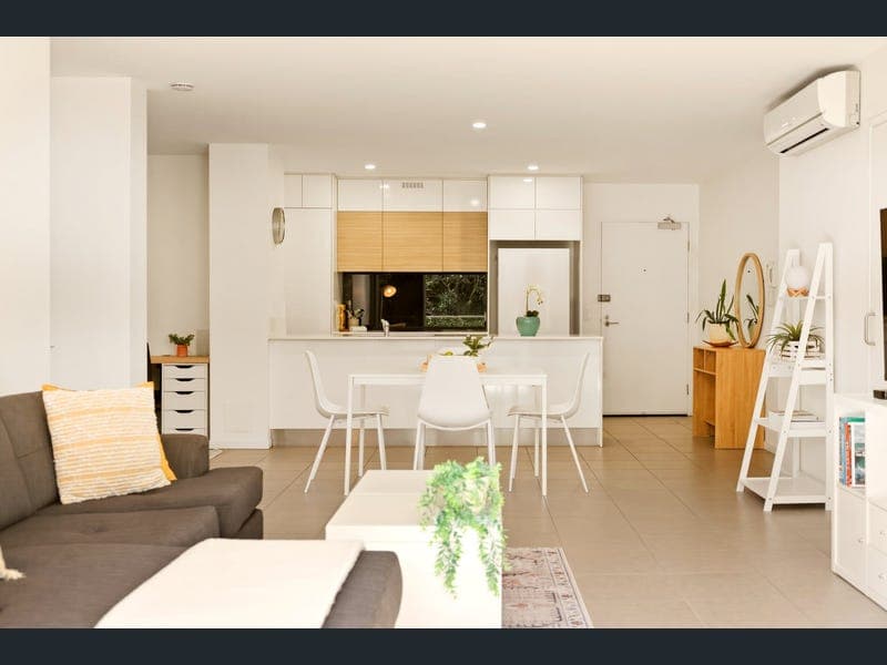 2205/1-7 Waterford Court, Bundall — photo 1 of 5