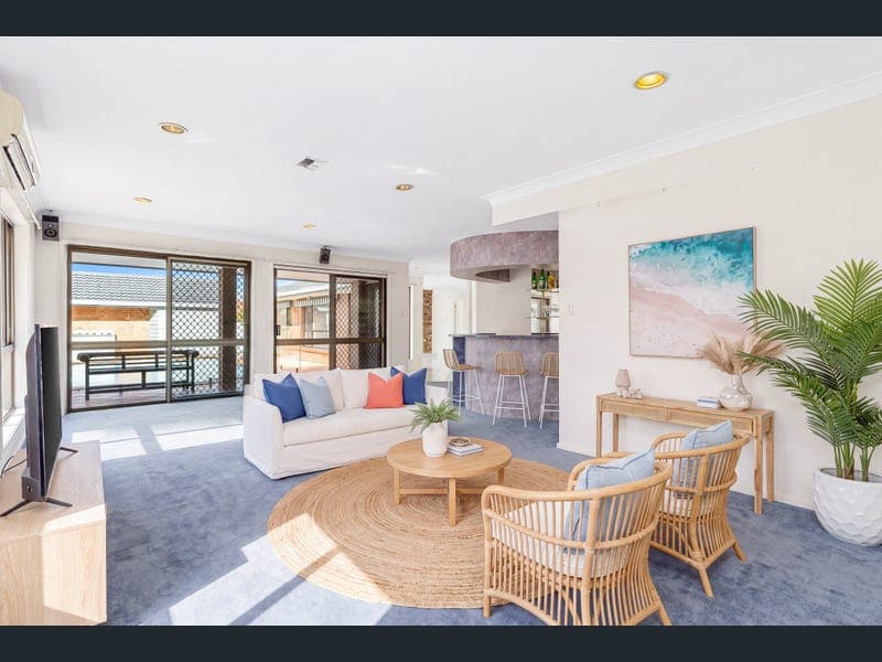 22 Firmin Court, Mermaid Waters — photo 1 of 5
