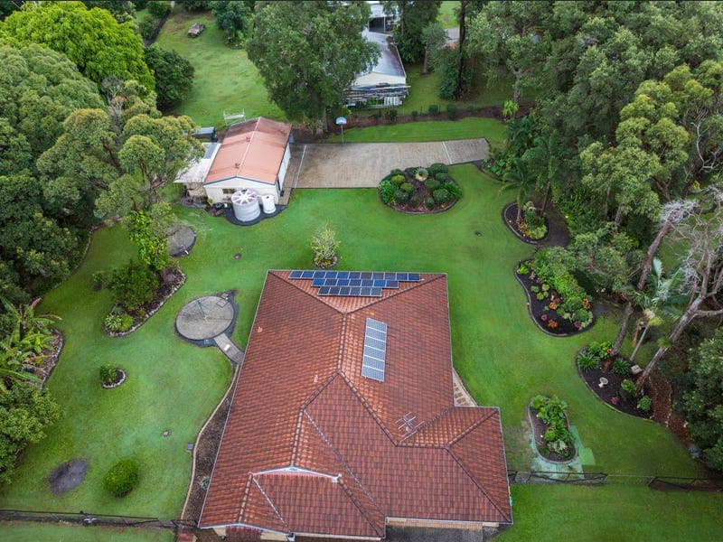 4 Dela Court, Cooroibah — photo 1 of 5
