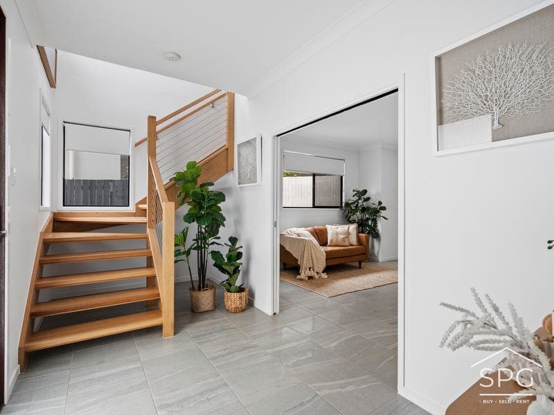 35 Highland Crescent, Belmont — photo 1 of 5