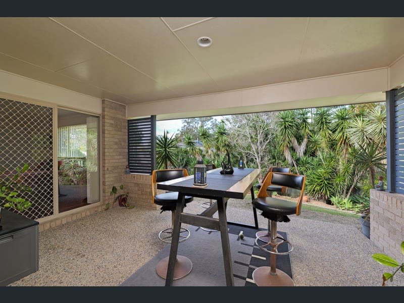 10 Thomas Place, Upper Kedron — photo 1 of 5