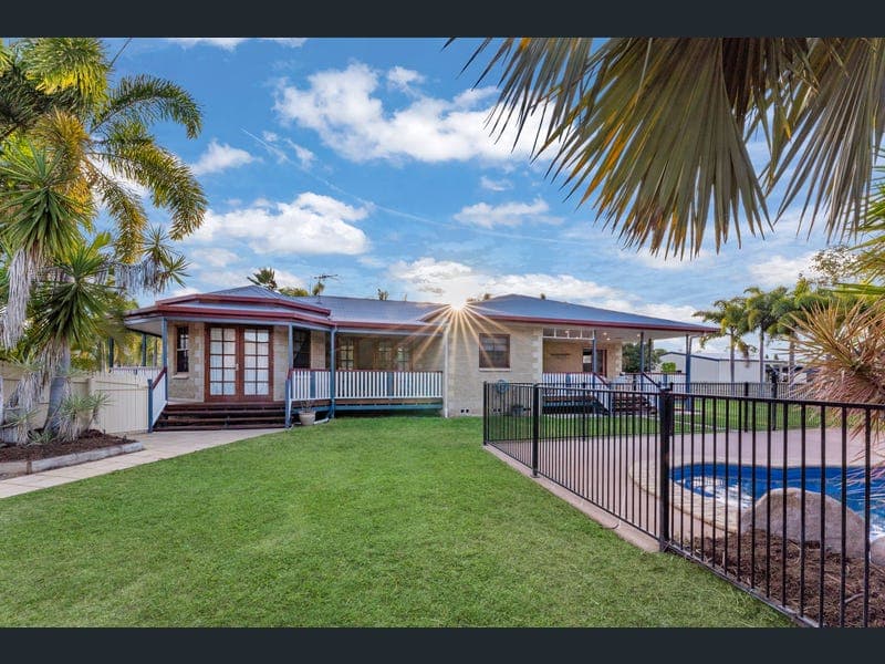 12 Bronco Court, Kelso — photo 1 of 5