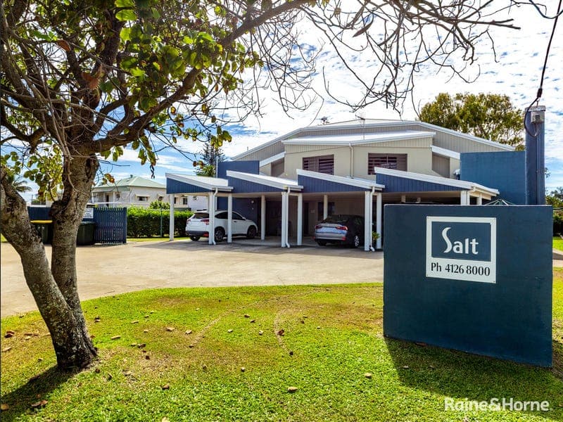 2/10 Poinciana Court, Woodgate — photo 1 of 5