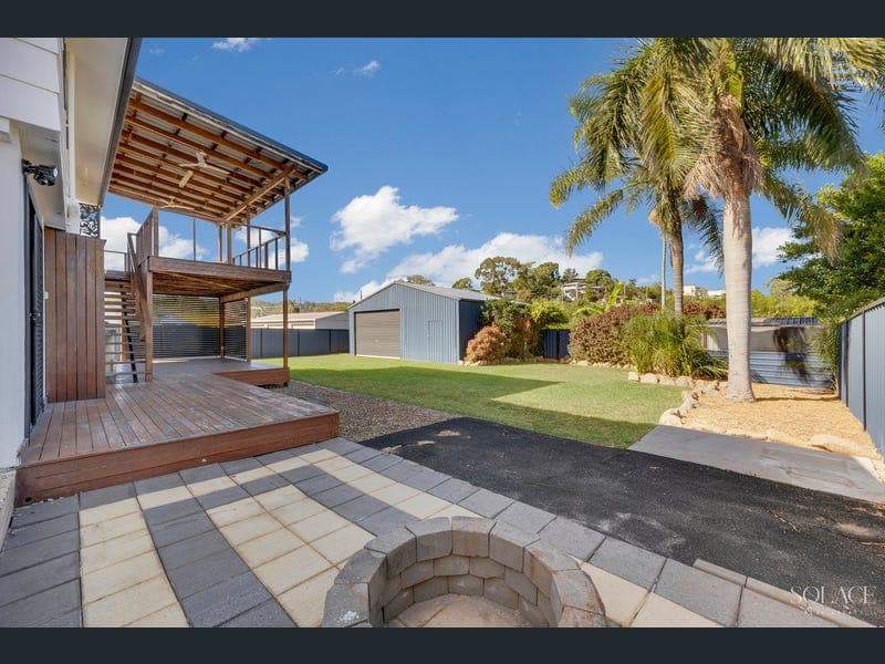 32 Ferguson Crescent, West Gladstone — photo 1 of 5