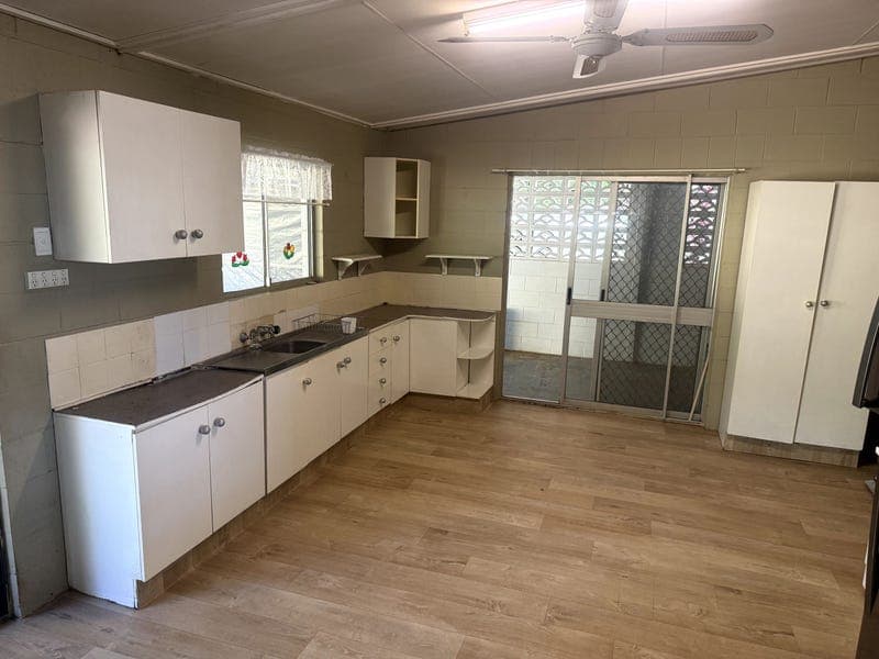 36 Andrew Street, St George — photo 1 of 5
