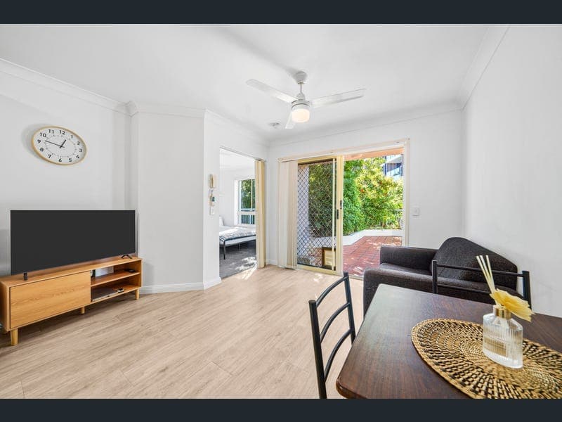 5/3-5 Barranbali Street, Chevron Island — photo 1 of 5
