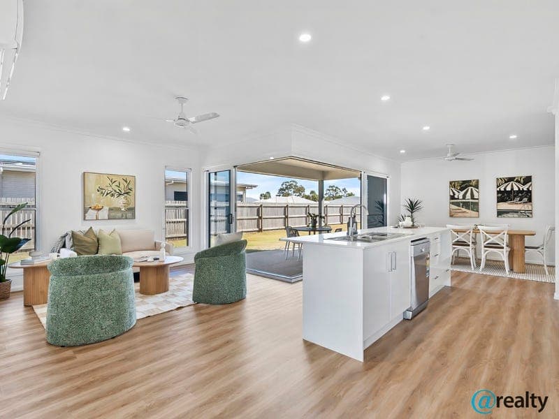 14 Burlington Street, Lammermoor — photo 1 of 5