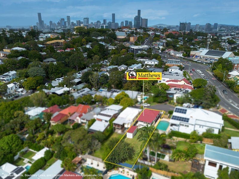 10 Cairns Street, Red Hill — photo 1 of 5