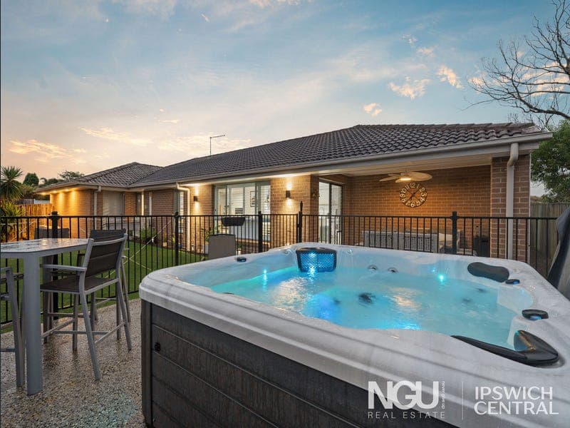 11 Sunnywood Street, Fernvale — photo 1 of 5