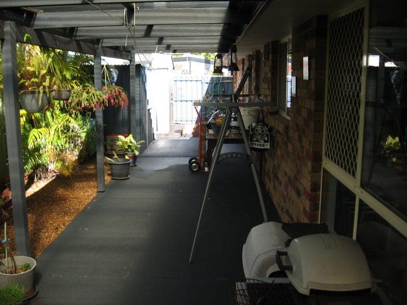 22 Angelo Avenue, Coombabah — photo 1 of 5