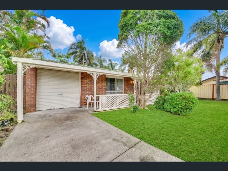 24 Macquarie Street, Boronia Heights — photo 1 of 5