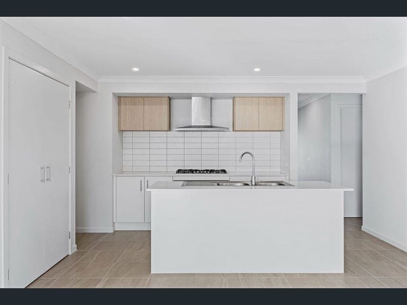 2 Cicely Circuit, Greenbank — photo 1 of 5
