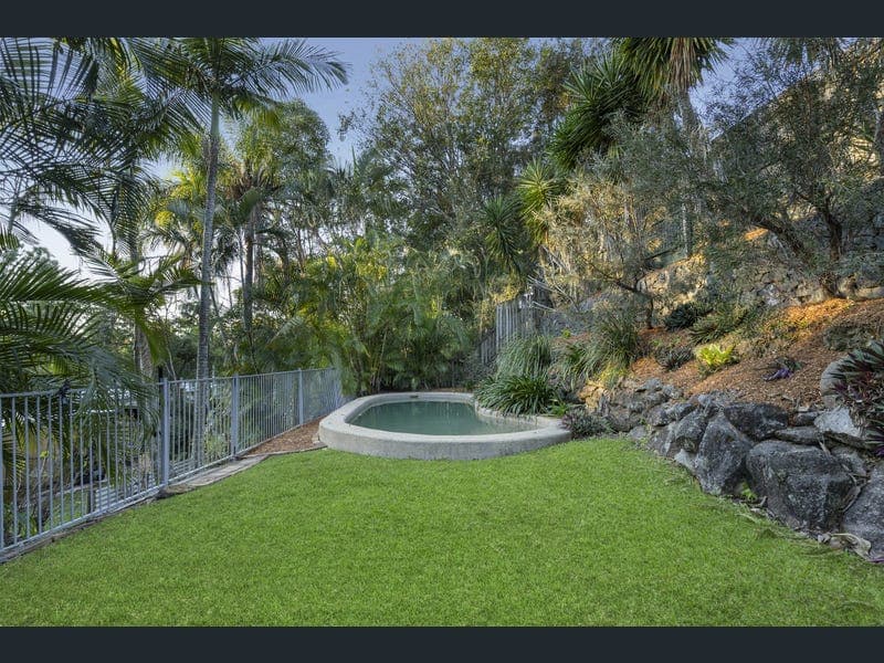 20 Yathong Court, Arana Hills — photo 1 of 5