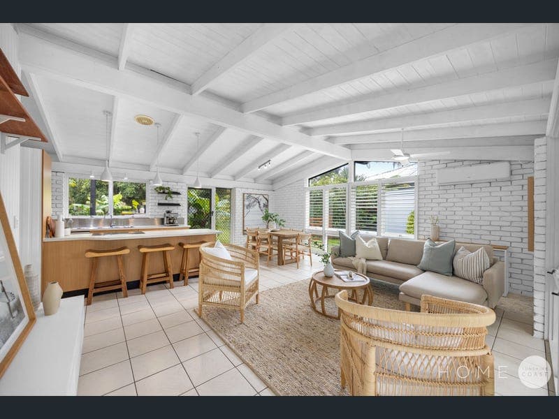 5 Oloway Crescent, Alexandra Headland — photo 1 of 5