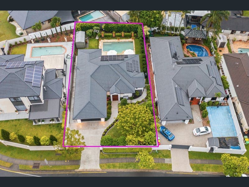 27 Maltravers Drive, Arundel — photo 1 of 5