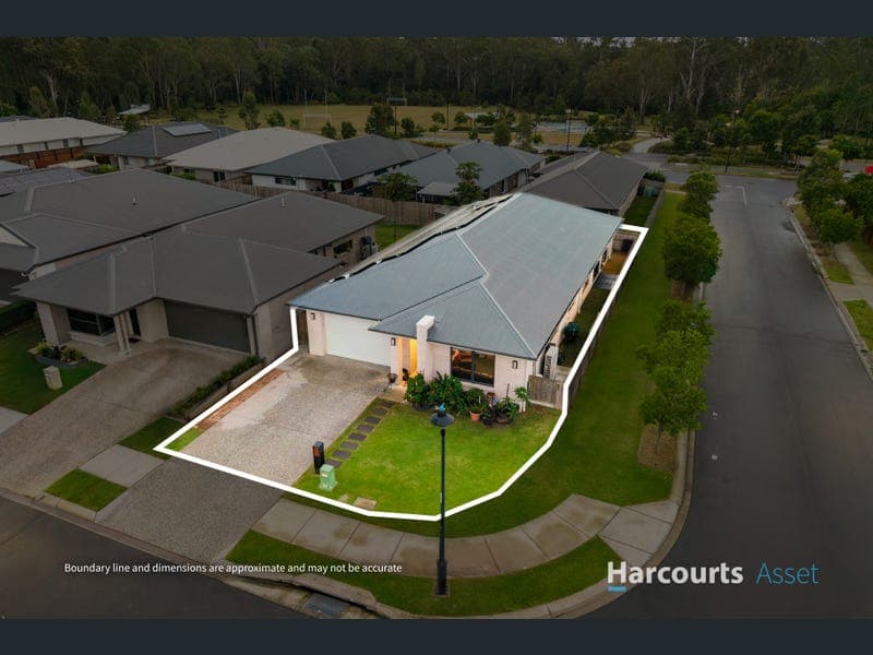 1 Isaac Place, South Maclean — photo 1 of 5