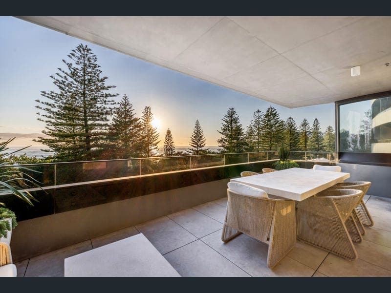 405/58 The Esplanade, Burleigh Heads — photo 1 of 5