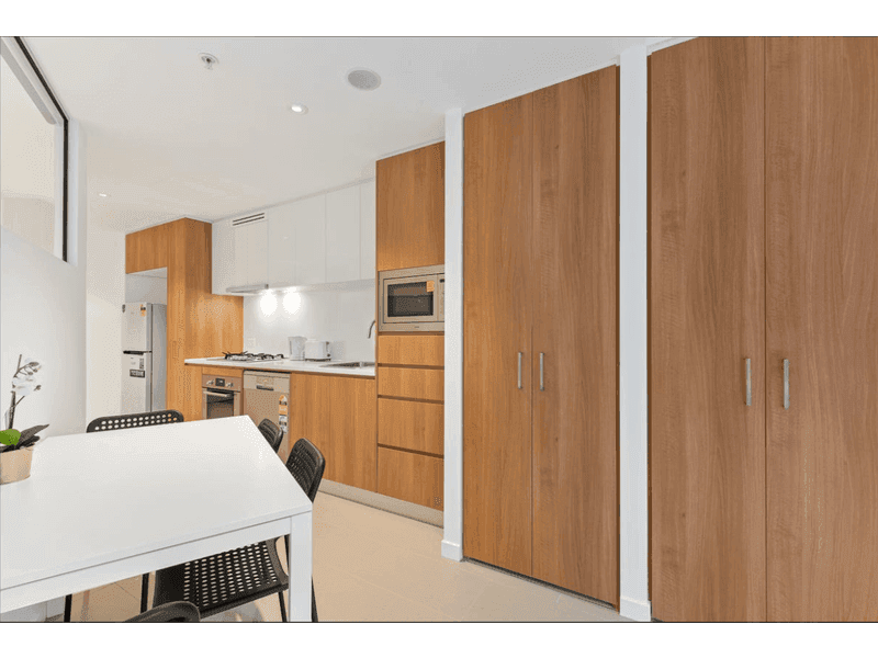 ST32/222 Margaret st, Brisbane City — photo 1 of 5