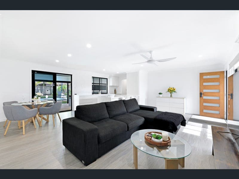 18 Trevor Drive, Coombabah — photo 1 of 5