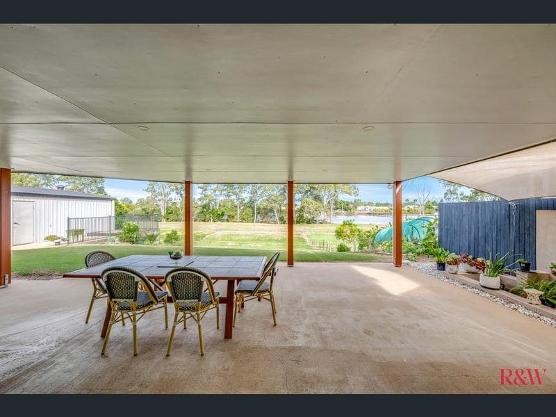 25 Mariners Way, Bundaberg North — photo 1 of 5