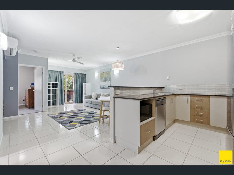 225/12-21 Gregory Street, Westcourt — photo 1 of 5