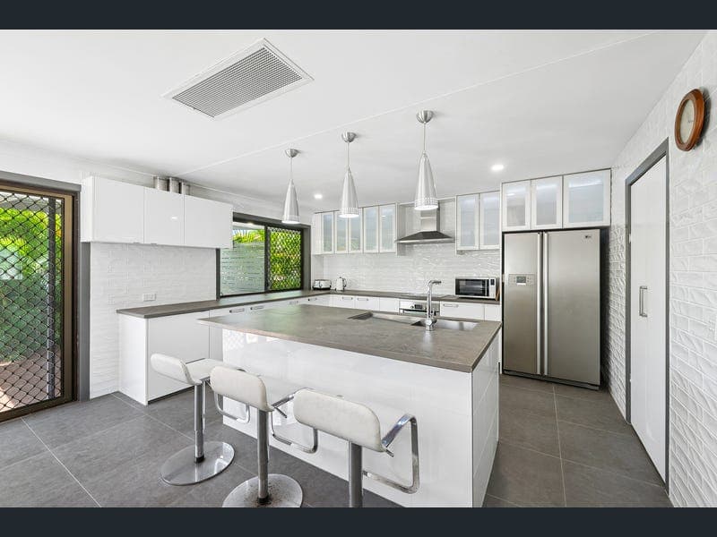 38 Glen Eagles Drive, Robina — photo 1 of 5
