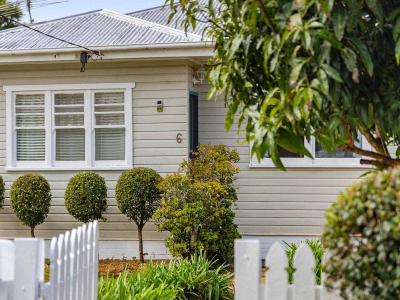 6 Newmarket Street, Newtown — photo 1 of 5