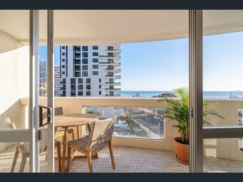 17/114 THE ESPLANADE, Surfers Paradise — photo 1 of 5