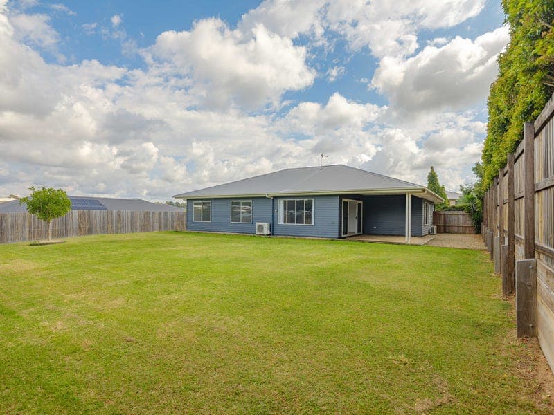 6 Ministerial Court, Jones Hill — photo 1 of 5