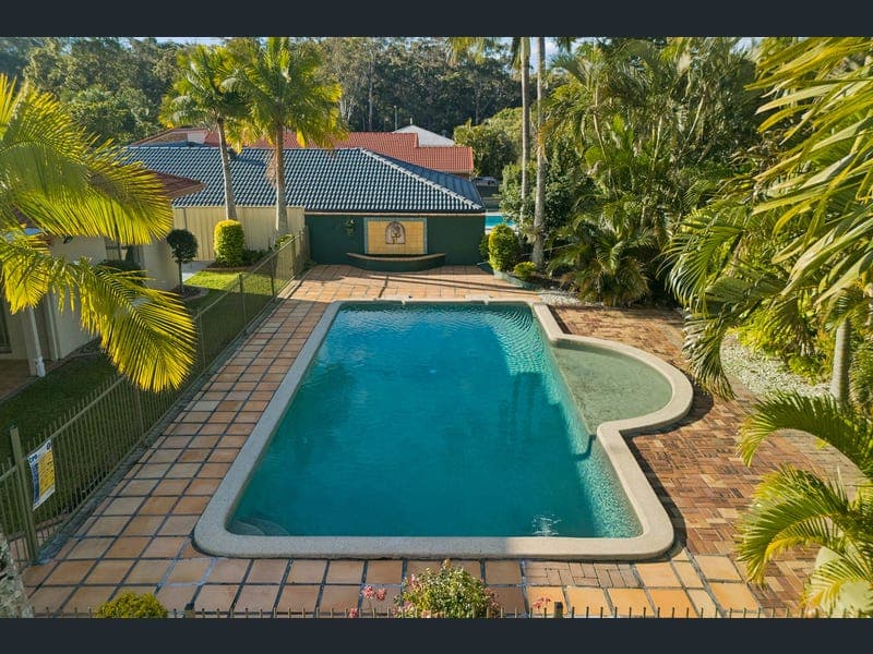 9 Devlin Street, Parkwood — photo 1 of 5