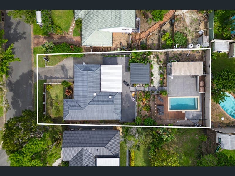 9 Billabong Court, Currumbin Waters — photo 1 of 5