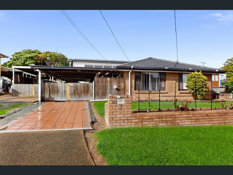 3 Collene Grove, Springwood — photo 1 of 5