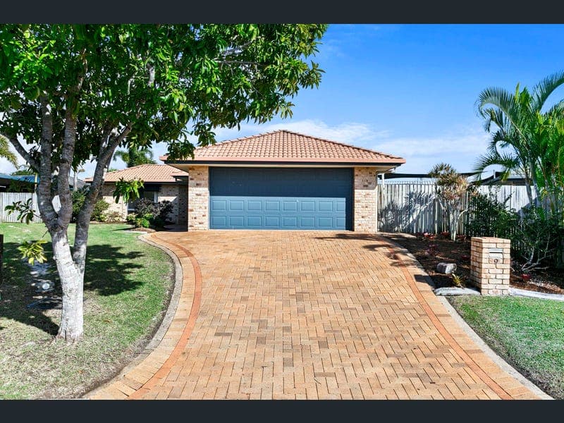 9 Abbey Court, Kawungan — photo 1 of 5