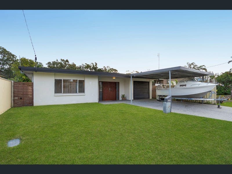 36 Iando Street, Coombabah — photo 1 of 5