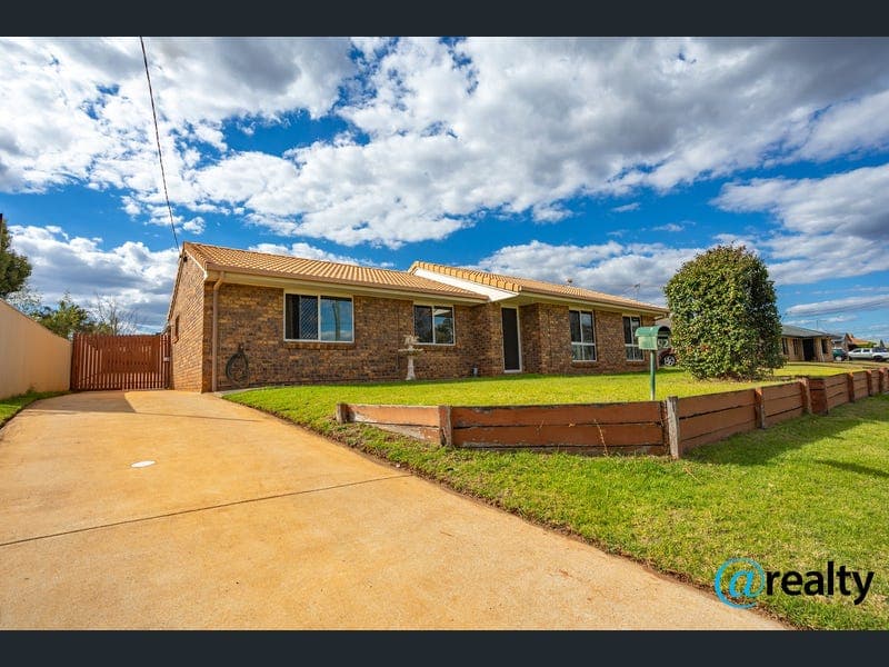 92 Doonkuna Street, Kingaroy — photo 1 of 5