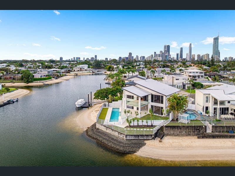 16 Carmel Court, Broadbeach Waters — photo 1 of 5