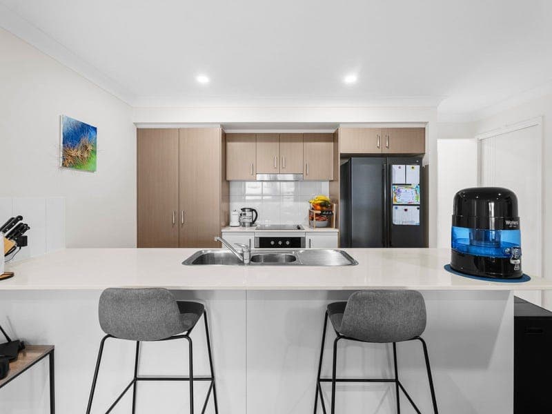 11 Lillee Court, Urangan — photo 1 of 5