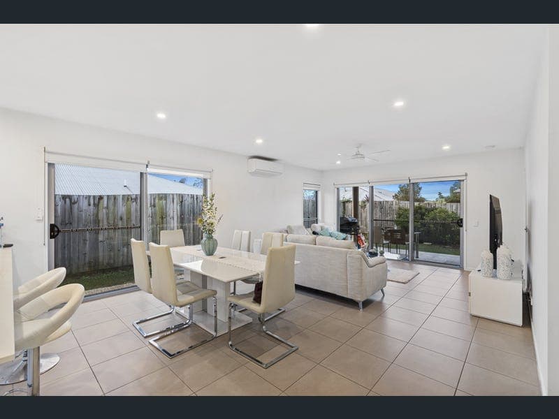 21 Hoop Pine Circuit, Coomera — photo 1 of 5