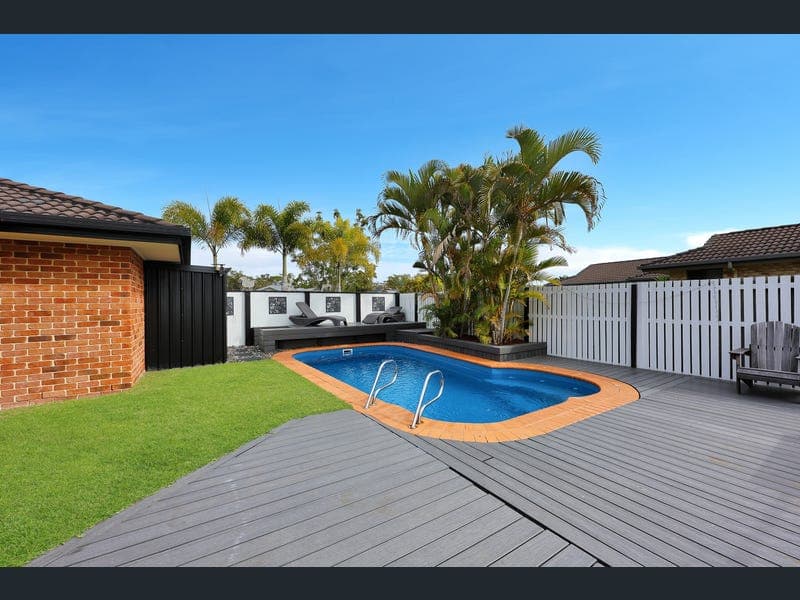 28 Rosedale Drive, Wondunna — photo 1 of 5