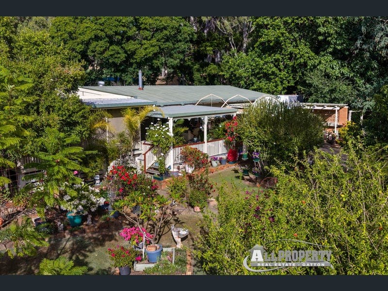 44 Golf Links Drive, Gatton — photo 1 of 5
