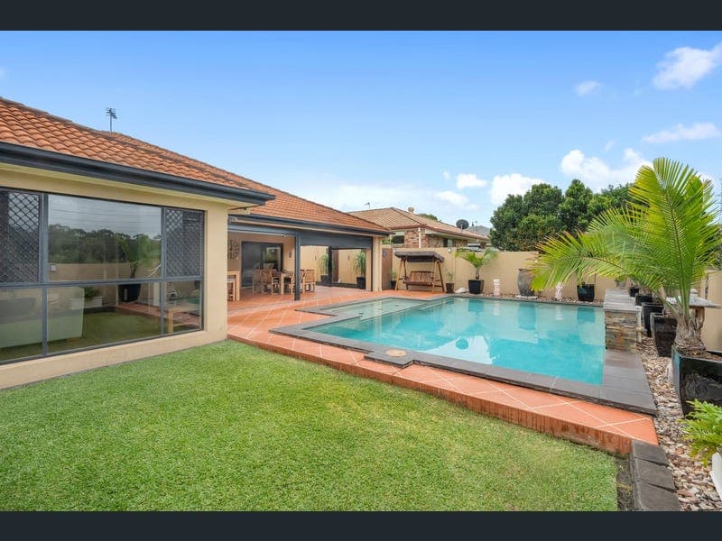 28 Leopardwood Circuit, Robina — photo 1 of 5