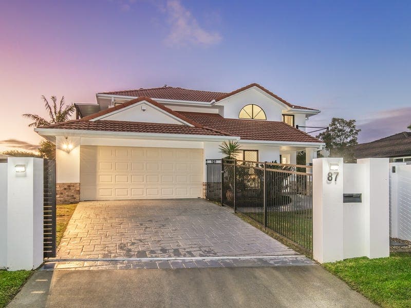 87 Honeyeater Drive, Burleigh Waters — photo 1 of 5