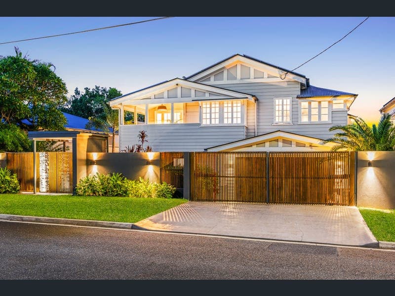90 Jackson Street, Hamilton — photo 1 of 5