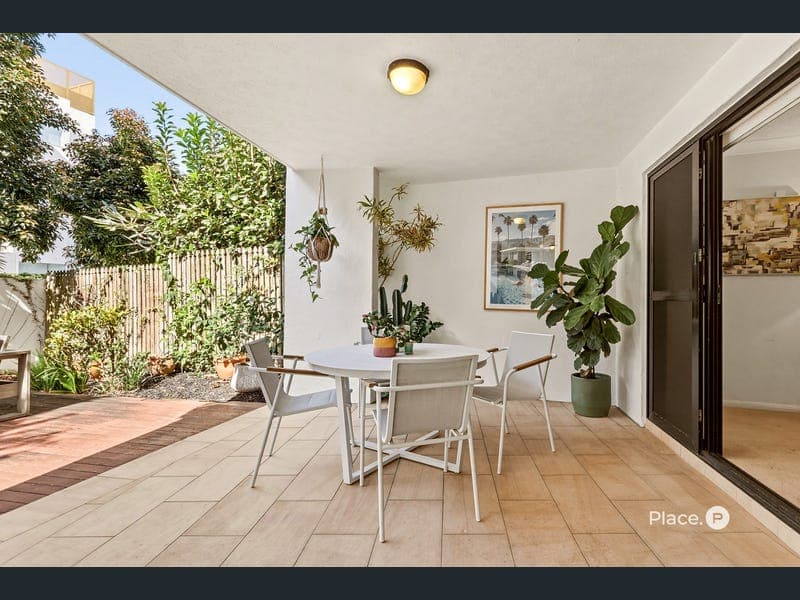 1/10 Oxlade Drive, New Farm — photo 1 of 5