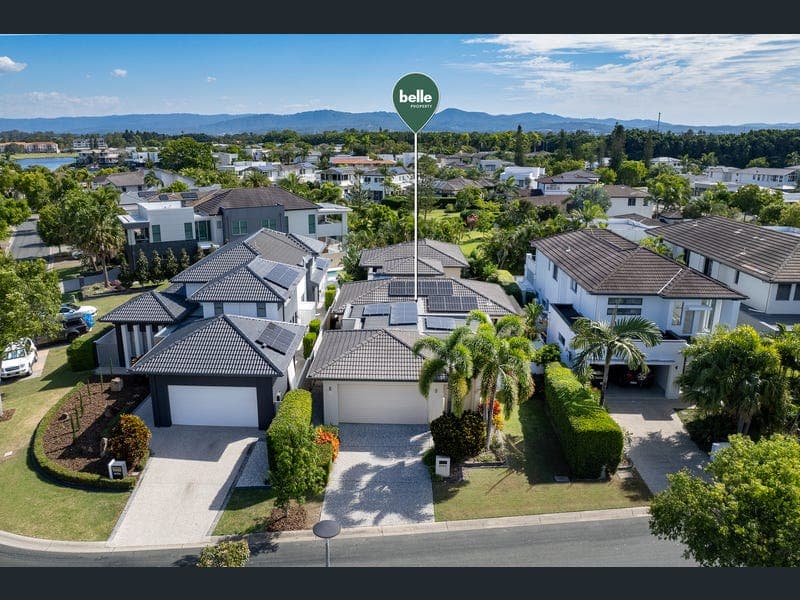 6153 Bolsena Circuit, Hope Island — photo 1 of 5