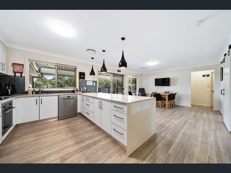 17-19 Pandanus Street, Birkdale — photo 1 of 5