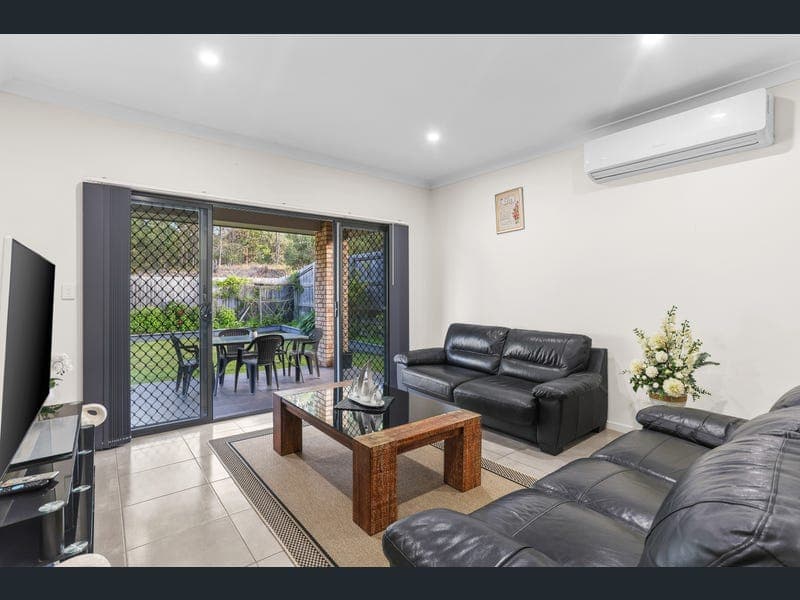 30 Percy Earl Crescent, Pimpama — photo 1 of 5