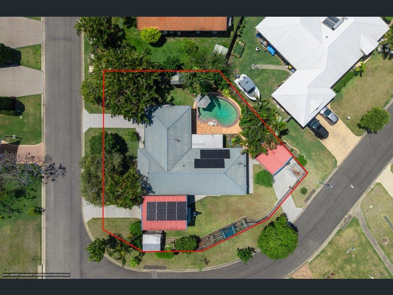 22 Oceanview Street, Point Vernon — photo 1 of 5